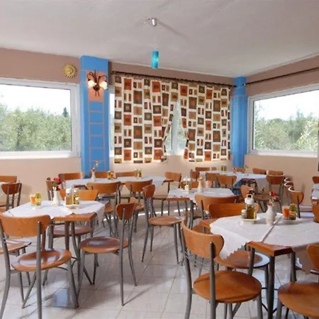 Savvas (adults Only) מלון