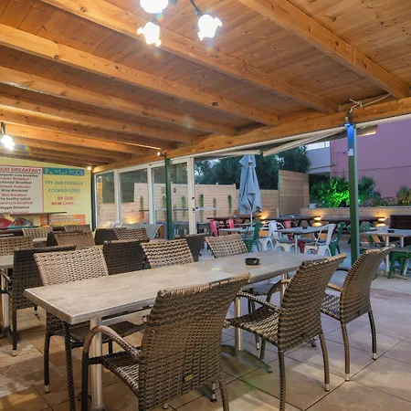 ホテル Savvas (adults Only) 3*